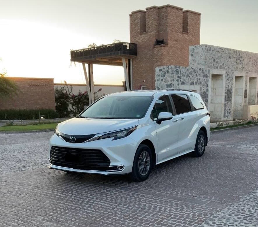 Toyota Sienna 2025